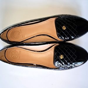 Tory Burch stylish black patent  flats size 81/2 Great used condition